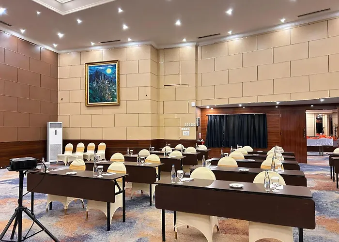 Kutabex Beachfront Hotel