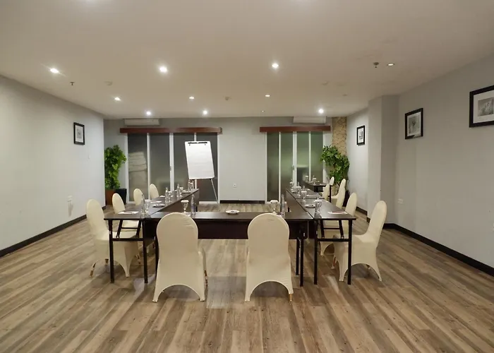 Kutabex Beachfront Hotel Hotel 3*
