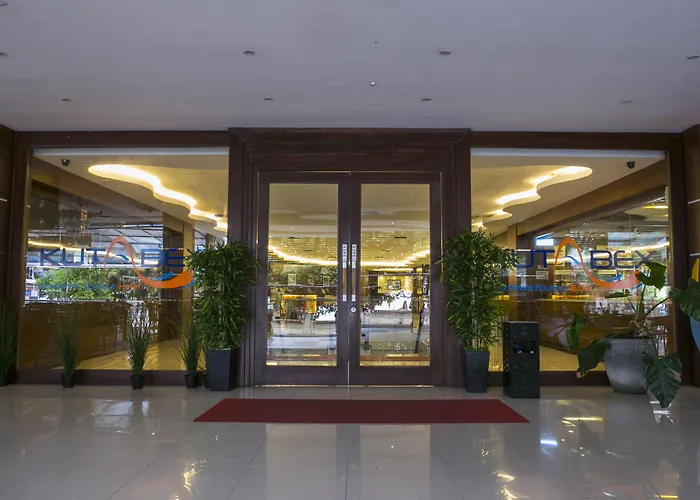 Kutabex Beachfront Hotel 3*