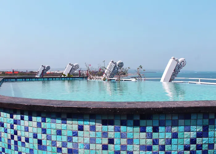 Kutabex Beachfront Hotel
