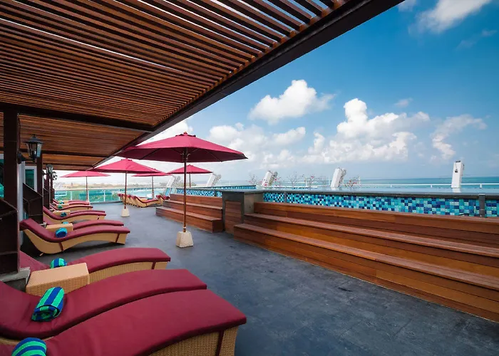 Kutabex Beachfront Hotel Hotel 3*