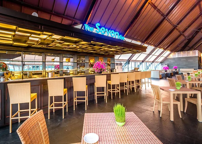 Kutabex Beachfront Hotel 3*