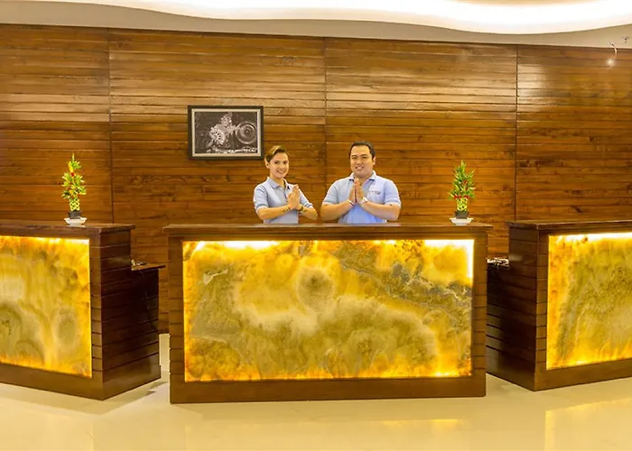 Kutabex Beachfront Hotel 3*