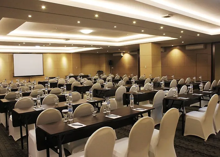 Kutabex Beachfront Hotel 3*