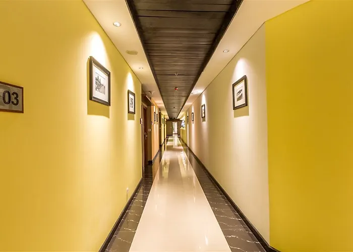 Kutabex Beachfront Hotel